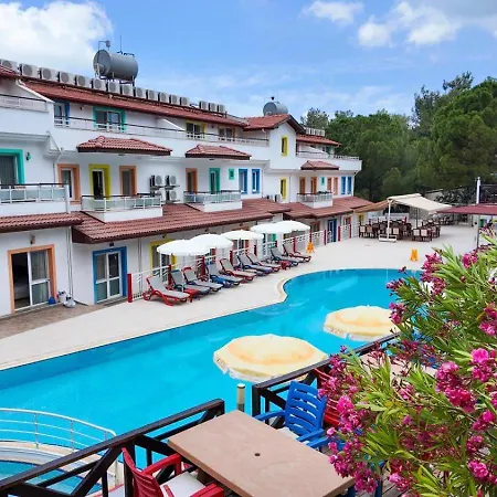Konfor Hotel *
