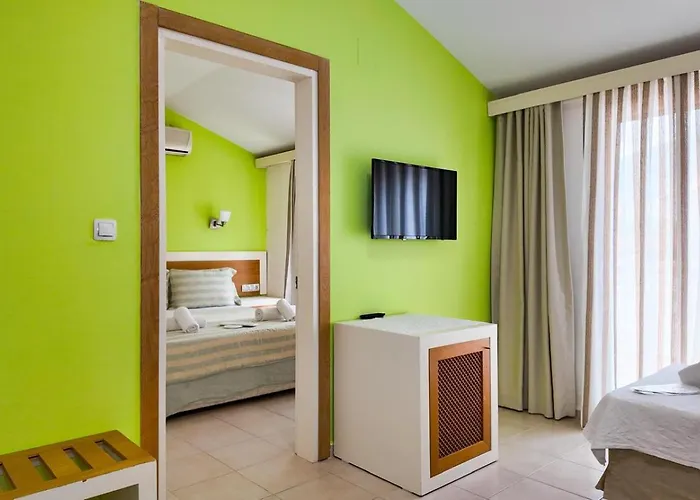 Отель Konfor Фетхие